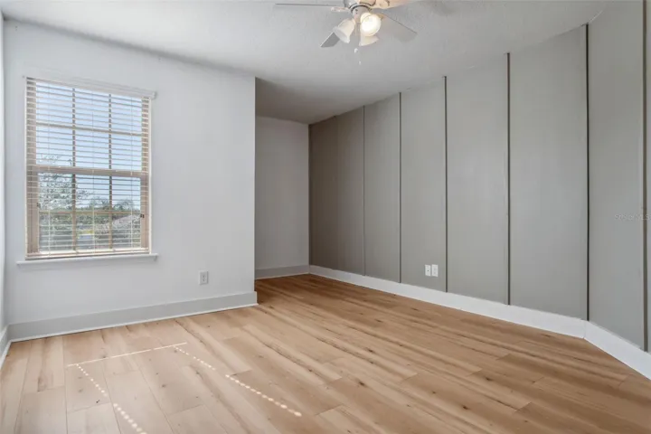 upstirs bedroom 2
