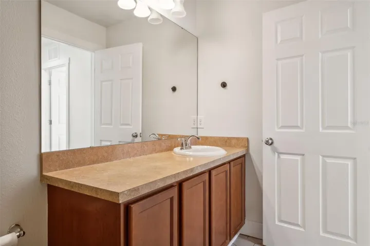 upstairs bathroom 2