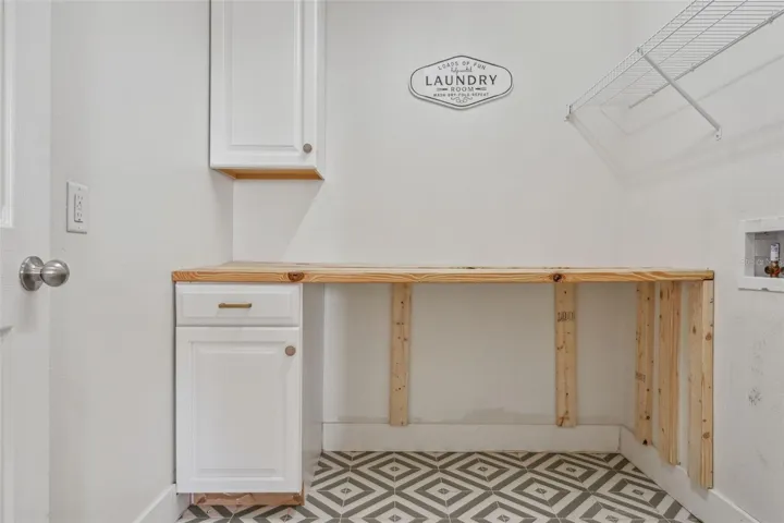 upstiars laundry