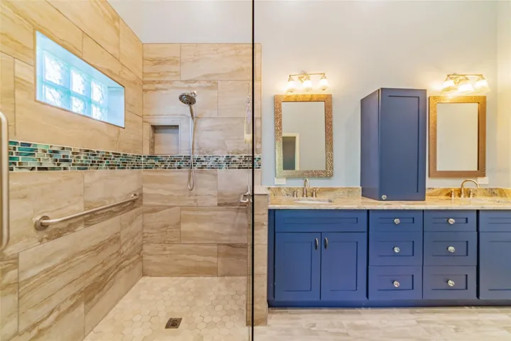 Primary Suite Bathroom