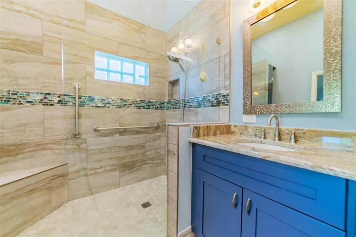 Primary Suite Bathroom