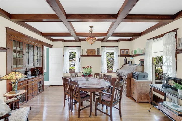 DINING ROOM - BUILT-IN CABINETS