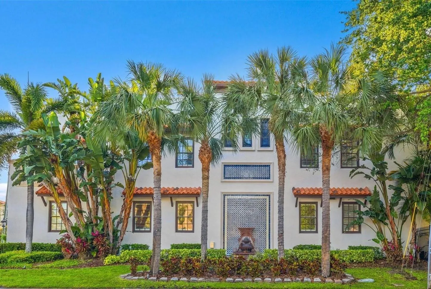 Luxury waterfront living!