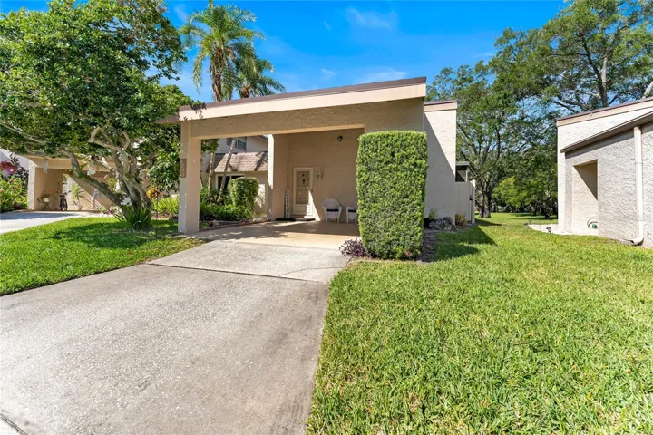 Welcome to 2753 Sand Hollow Ct!