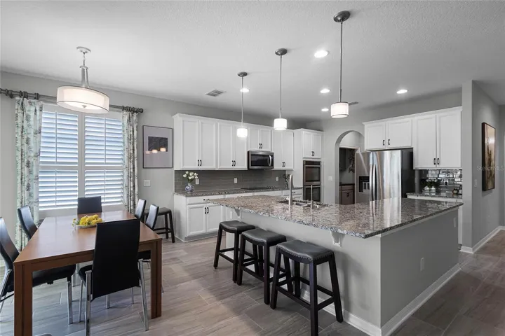 Kitchen/Casual Dining