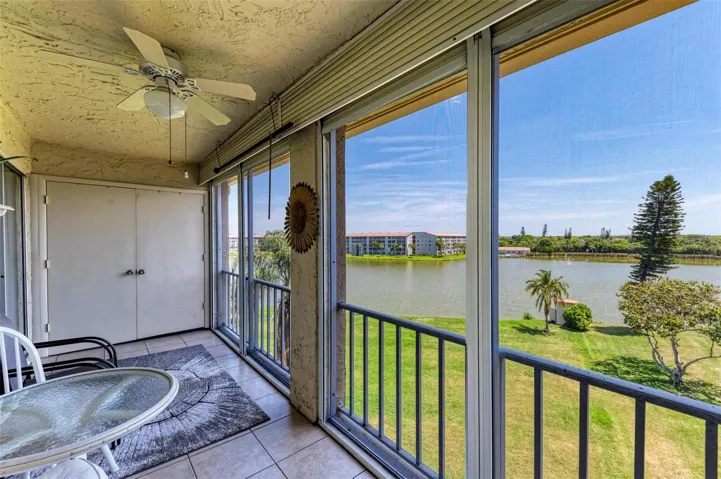 Lakeview lanai