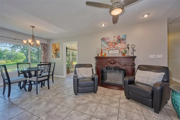 Conversation area in relation to the dining area