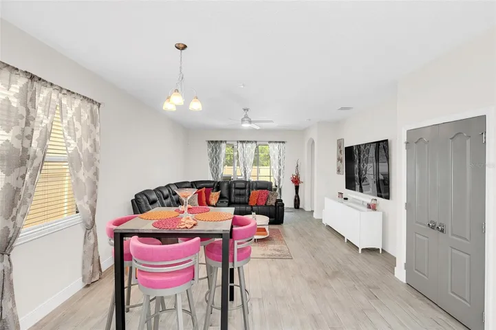 Breakfast area
