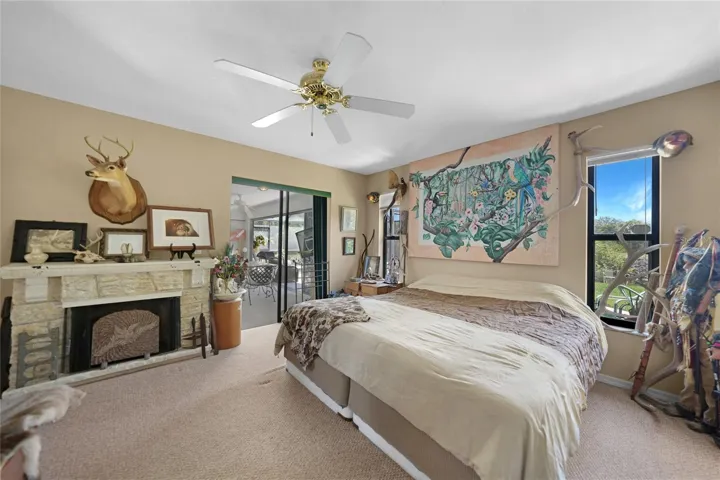 Masterbedroom has a slider opening to lanai