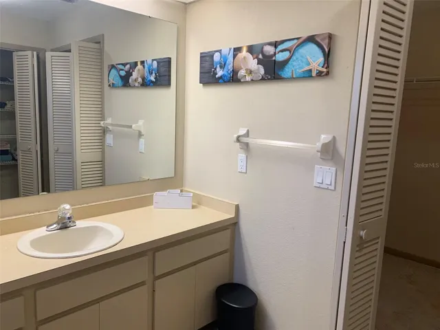 Main bedroom, private bathroom