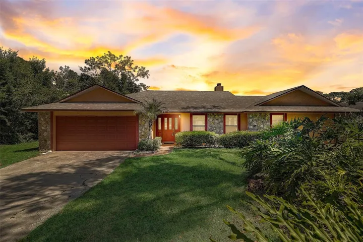 **WELCOME HOME** DR PHILLIPS - LAKEFRONT - POOL HOME with a private dock and boathouse on SKIABLE Lake Cane!