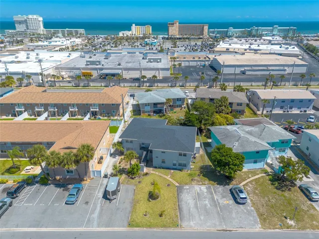 3 Blocks to Ocean