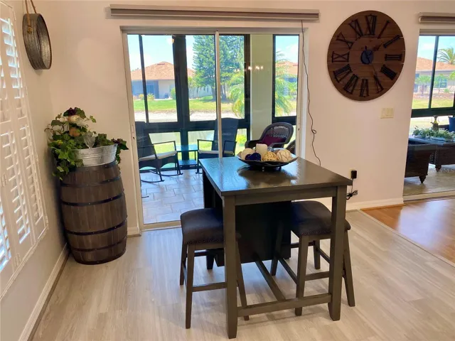 Kitchen nook area