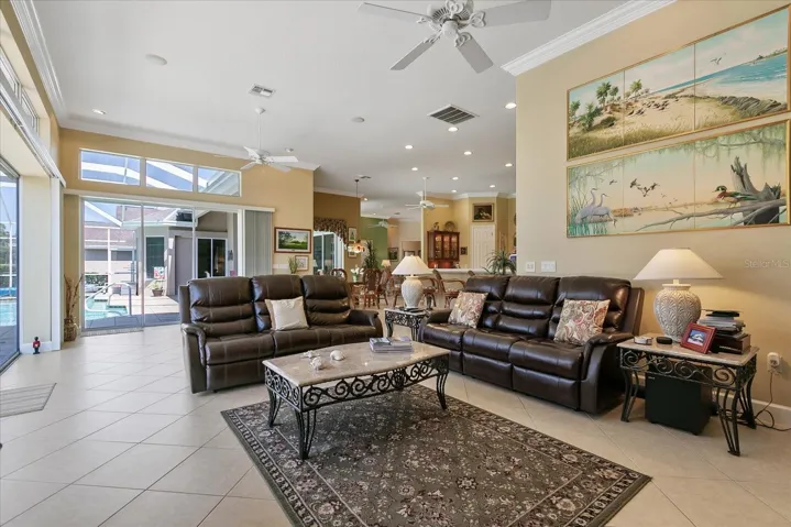Family Room/ Living Room