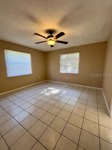 Main Master BR with full bath & walk-in closet