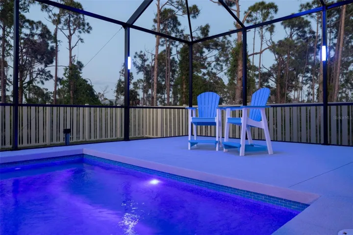Large entertaining areas at both ends