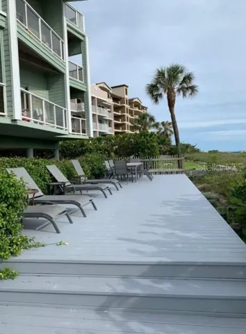 Shared Beach deck