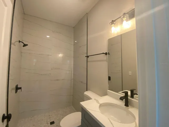 En suite bathroom