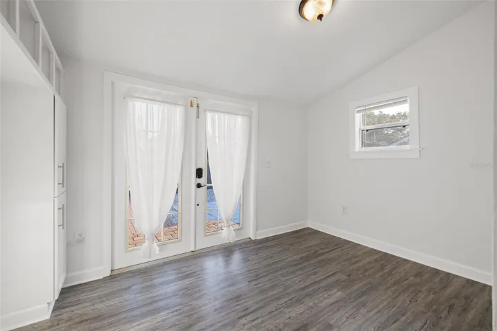 Den/flex space