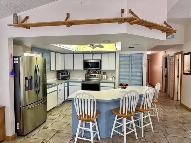 Eat in kitchen