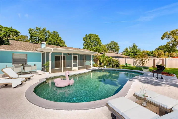Virtual Staging - Pool
