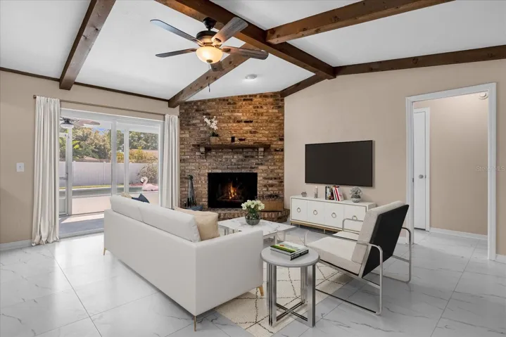 Virtual Staging - Family Room