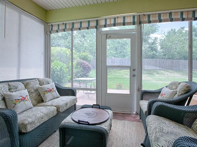 Enclosed lanai