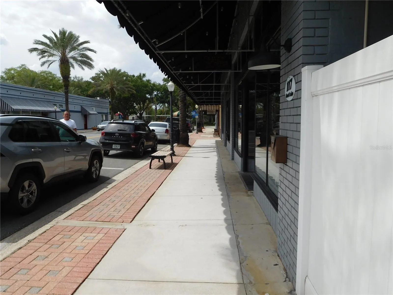 Front of bldg.