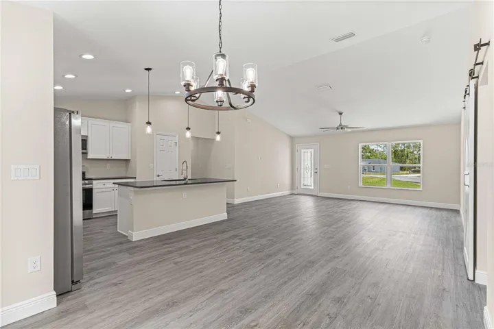 DINING ROOM WITH ACCESS TO LANAI