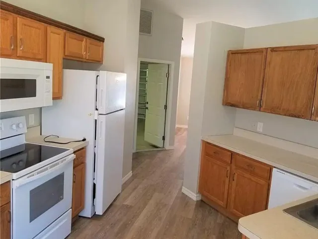 Kitchen- breakfast nook