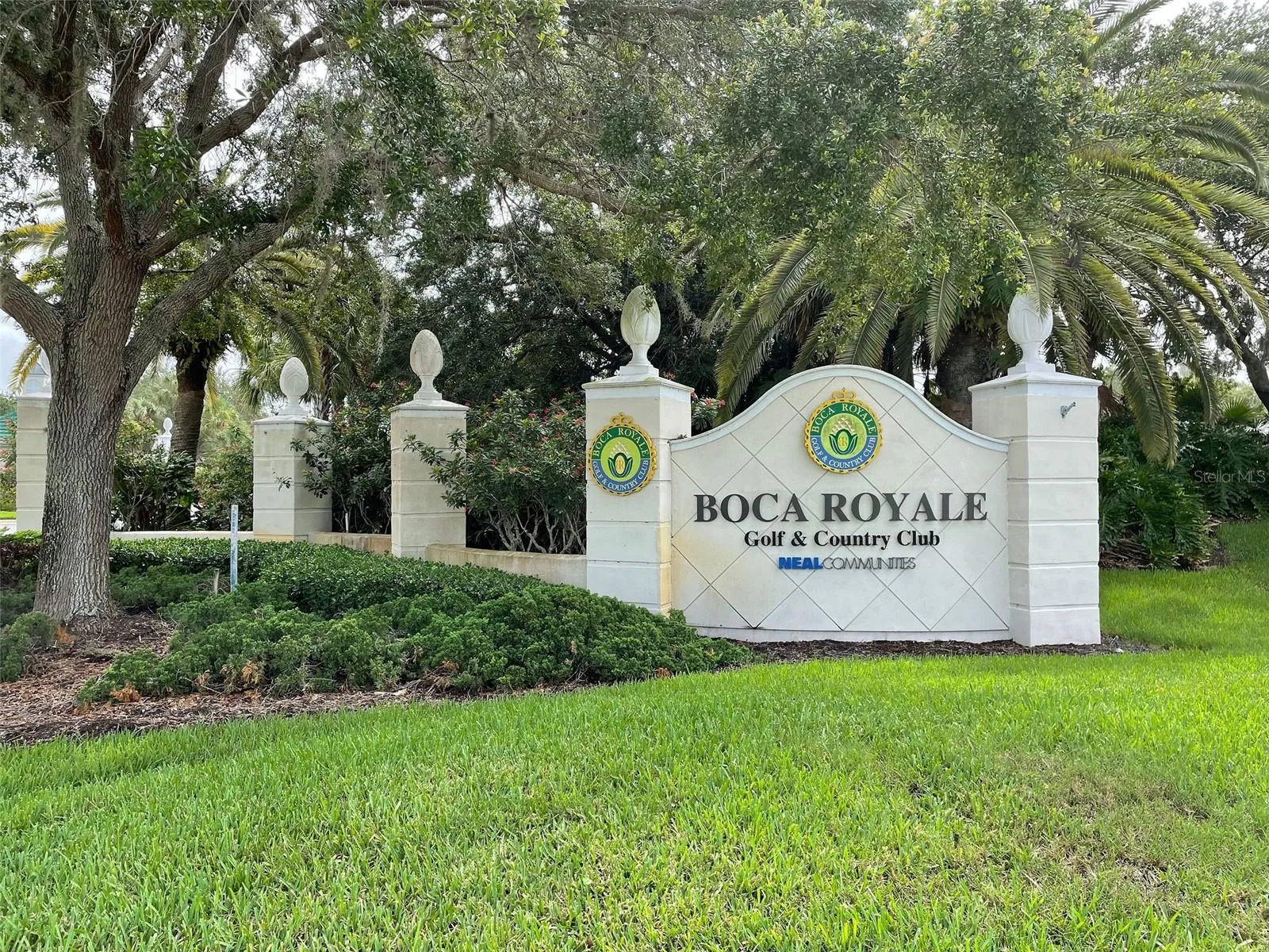 RESORT STYLE LIVING AT BOCA ROYALE.