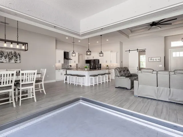 Vanishing sliders brings the outside in.