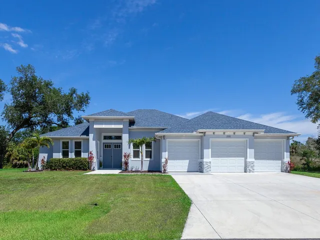 Lovely Front Exterior/