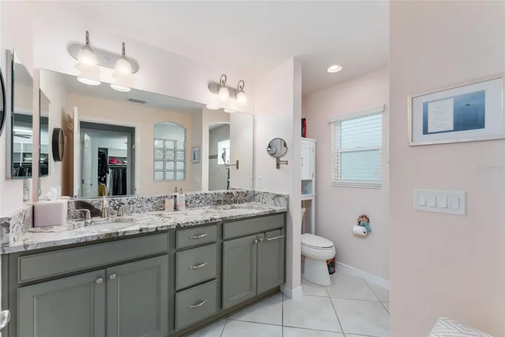 PRIMARY ENSUITE BATHROOM