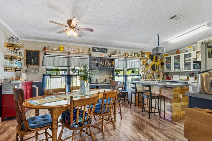 dining/kitchen