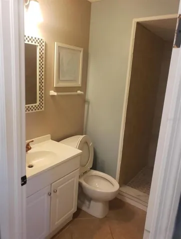 main hallway bath