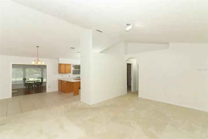 Kitchen / Dinning area