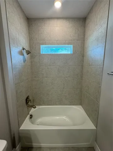 Hallway Bath between Bedroom 2 and 3