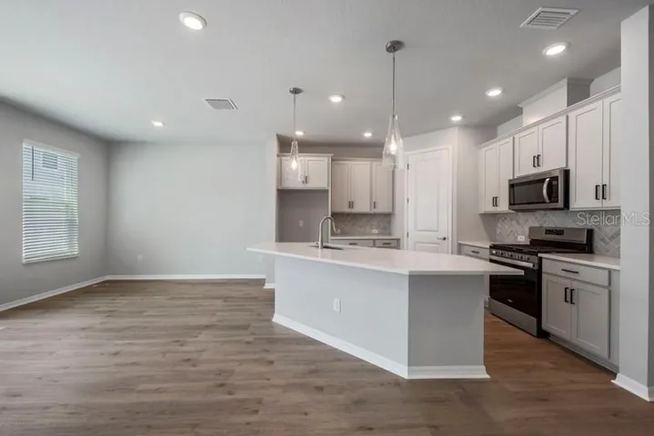 Kitchen & Dining Room