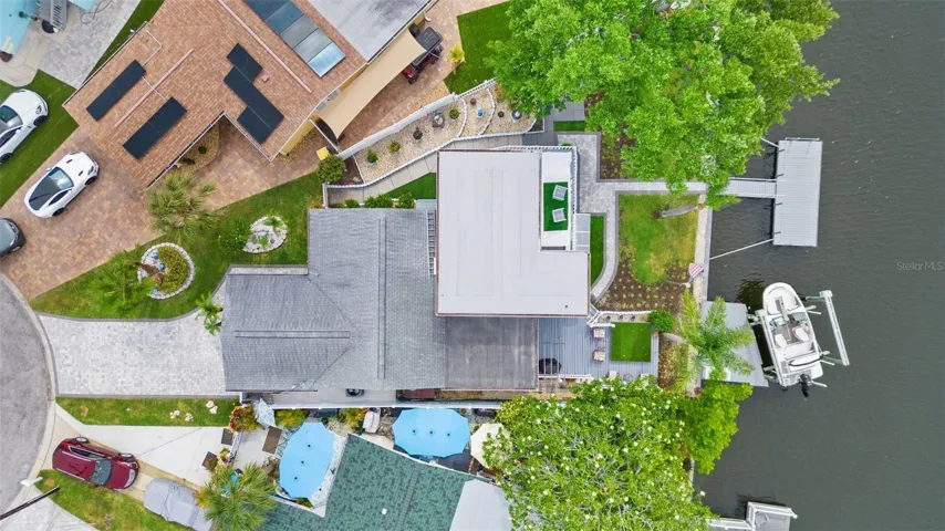 Drone roof
