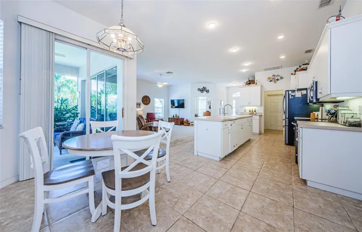 Kitchen with breakfast nook