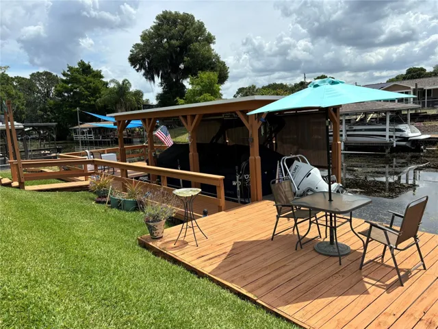 Beautiful decking!