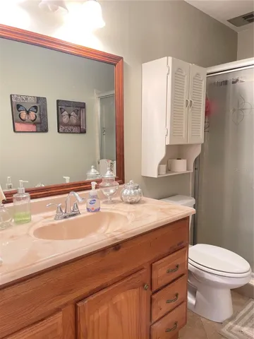 Bathroom 02