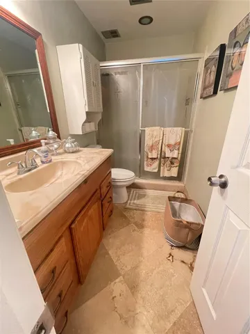 Bathroom 02