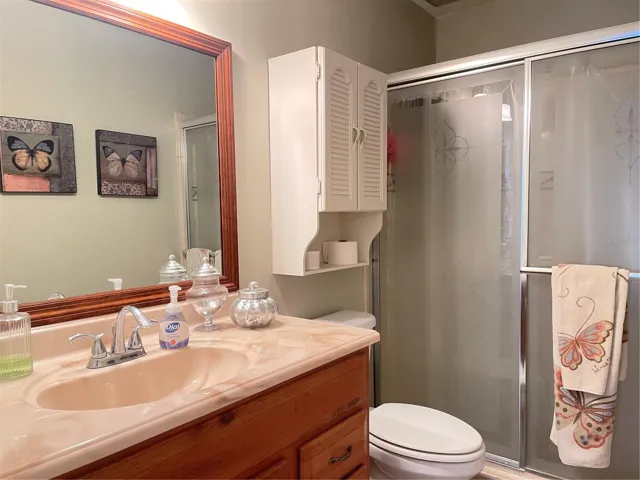 Bathroom 02