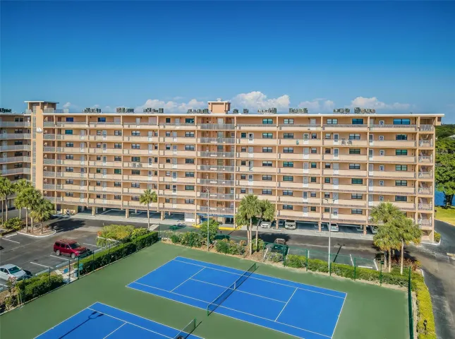 Bay Shores Yacht & Tennis Club