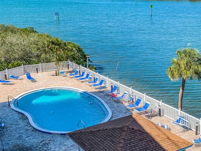 Newly Renovated Inground Pool & Spa on the Waterfront!