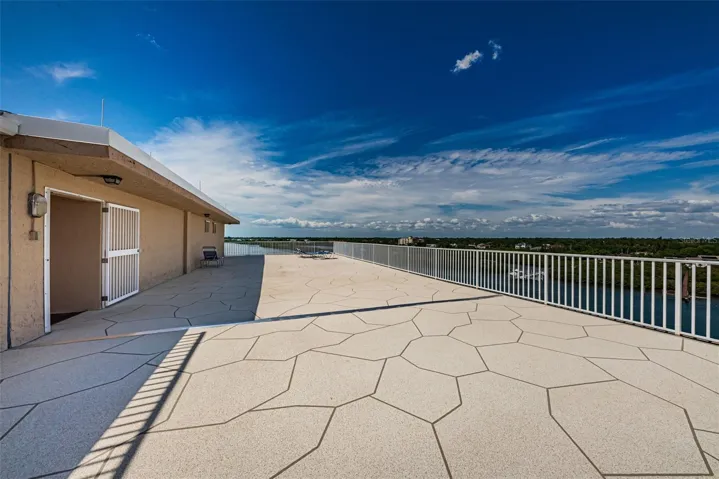 8th floor patio / sun deck