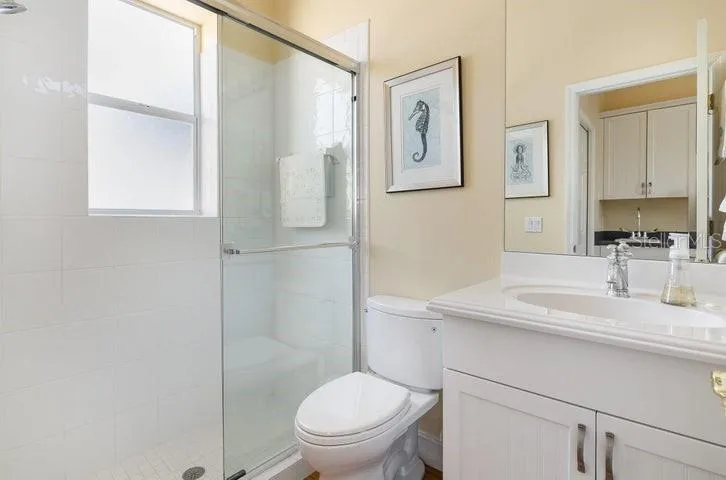 Guest Suite Bath