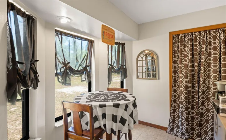 BREAKFAST NOOK